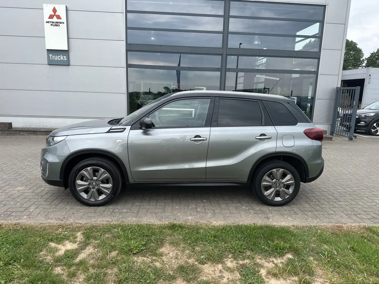 Suzuki Vitara Grand Luxe + SHVS 2WD (MY23) Zilver - 2