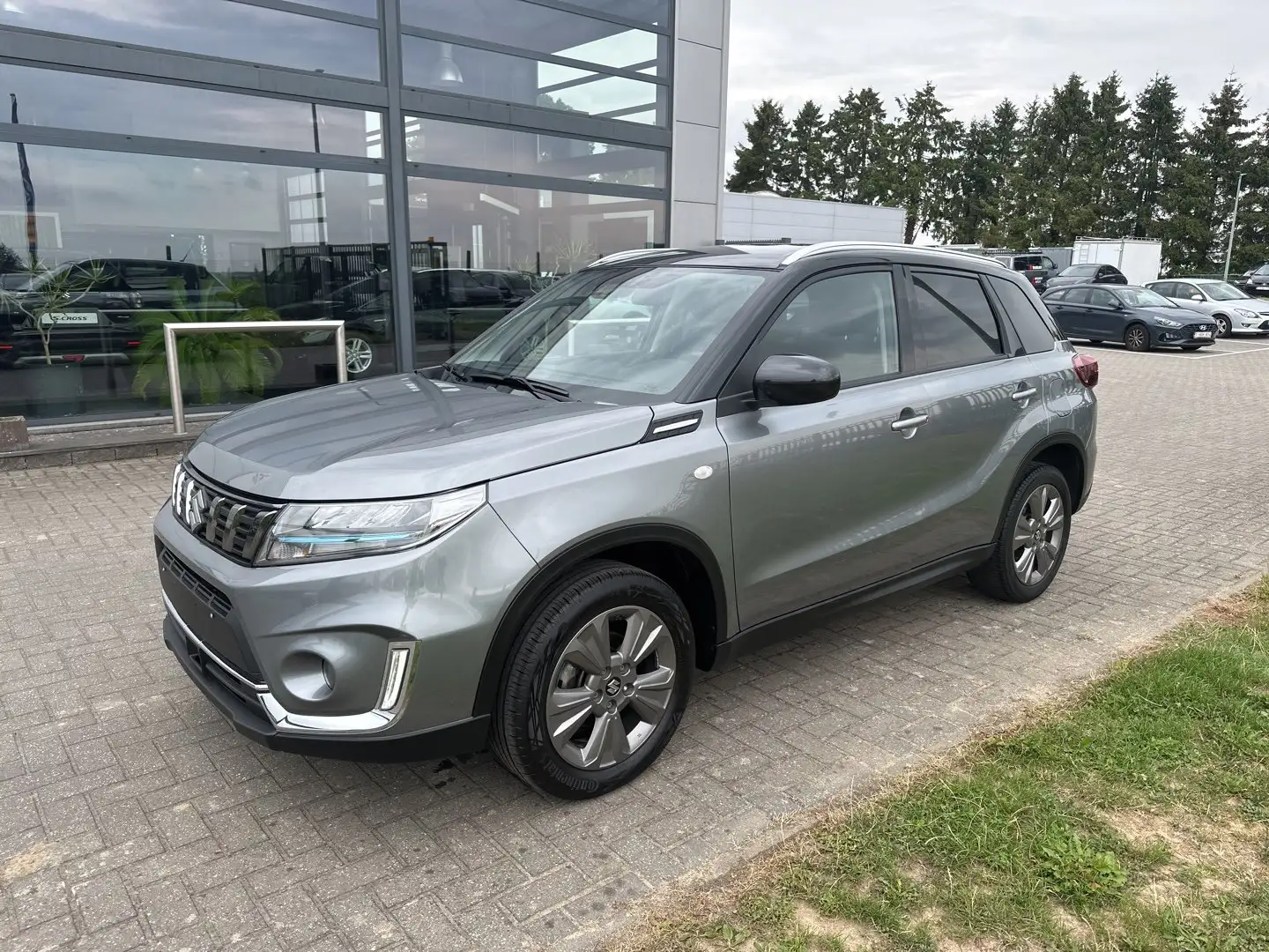 Suzuki Vitara Grand Luxe + SHVS 2WD (MY23) Zilver - 1