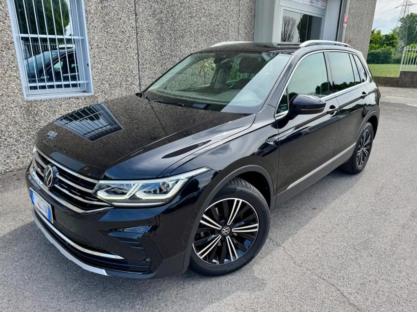 Volkswagen Tiguan 1.5 TSI 150 CV DSG ACT Elegance"IQ-LED"RADAR"FULL" Grigio - 2