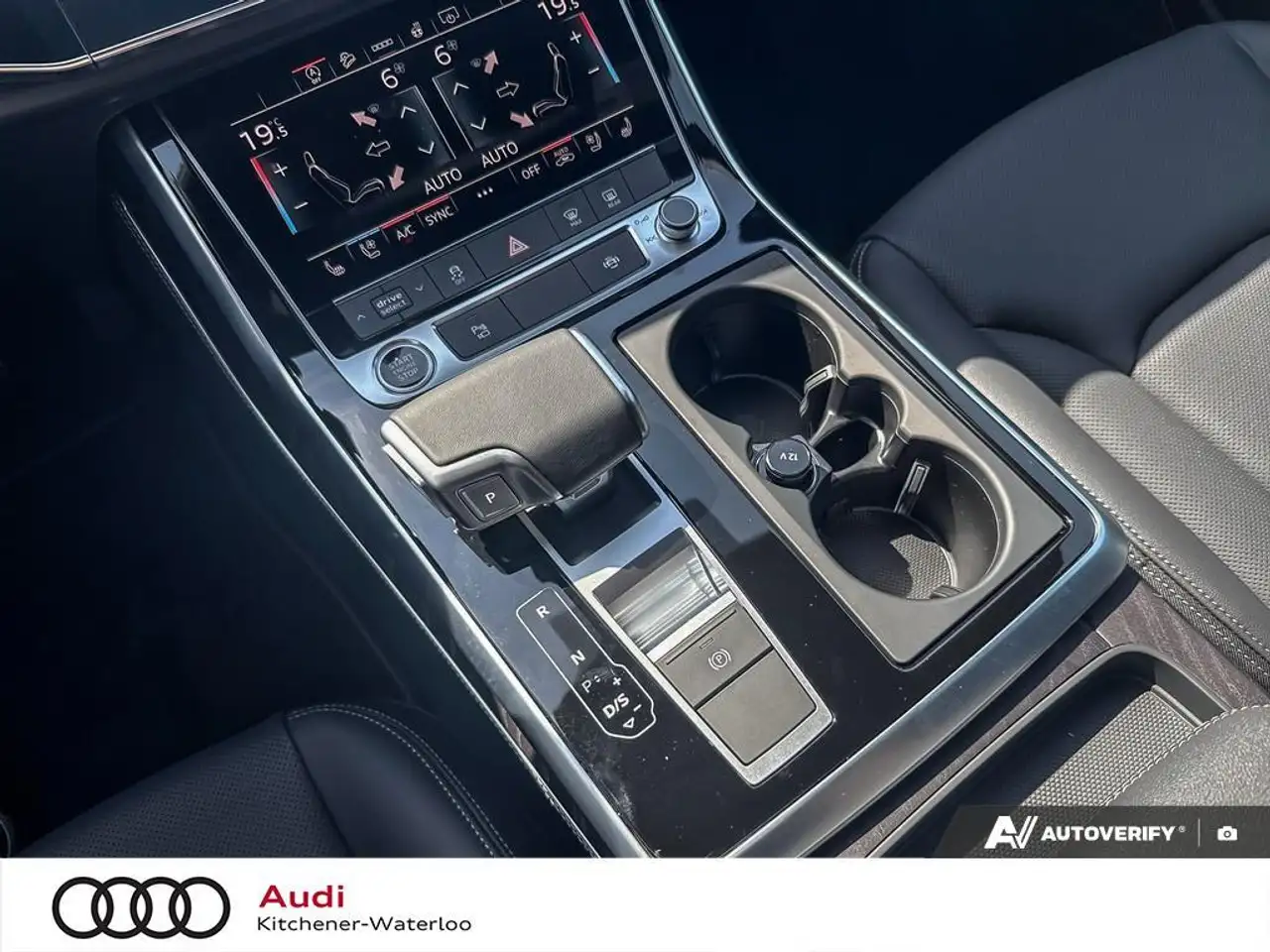 Audi Q7 снимка Audi Q7