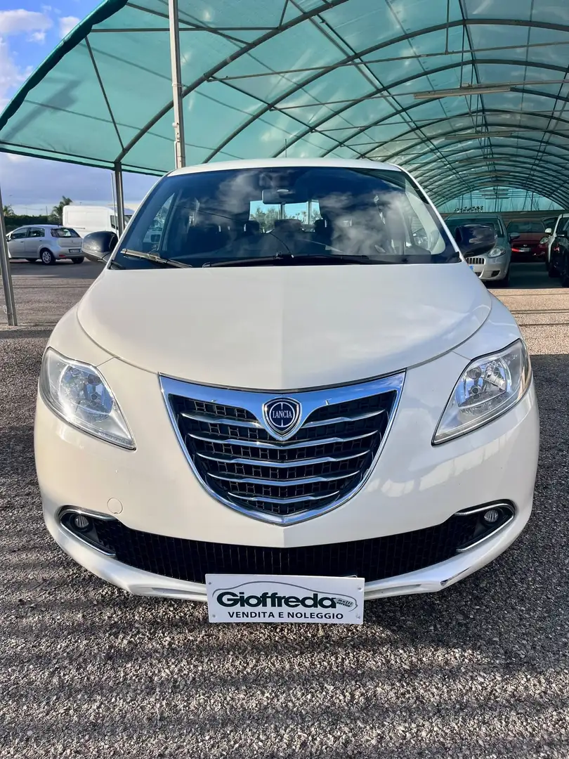 Lancia Ypsilon Ypsilon III 2011 1.3 mjt Platinum s Blanc - 2
