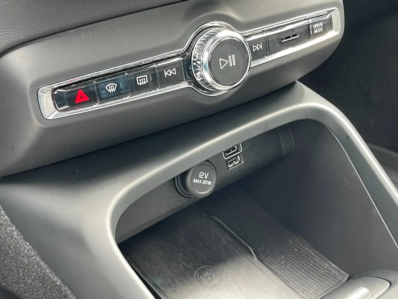 Volvo XC40 снимка Volvo XC40