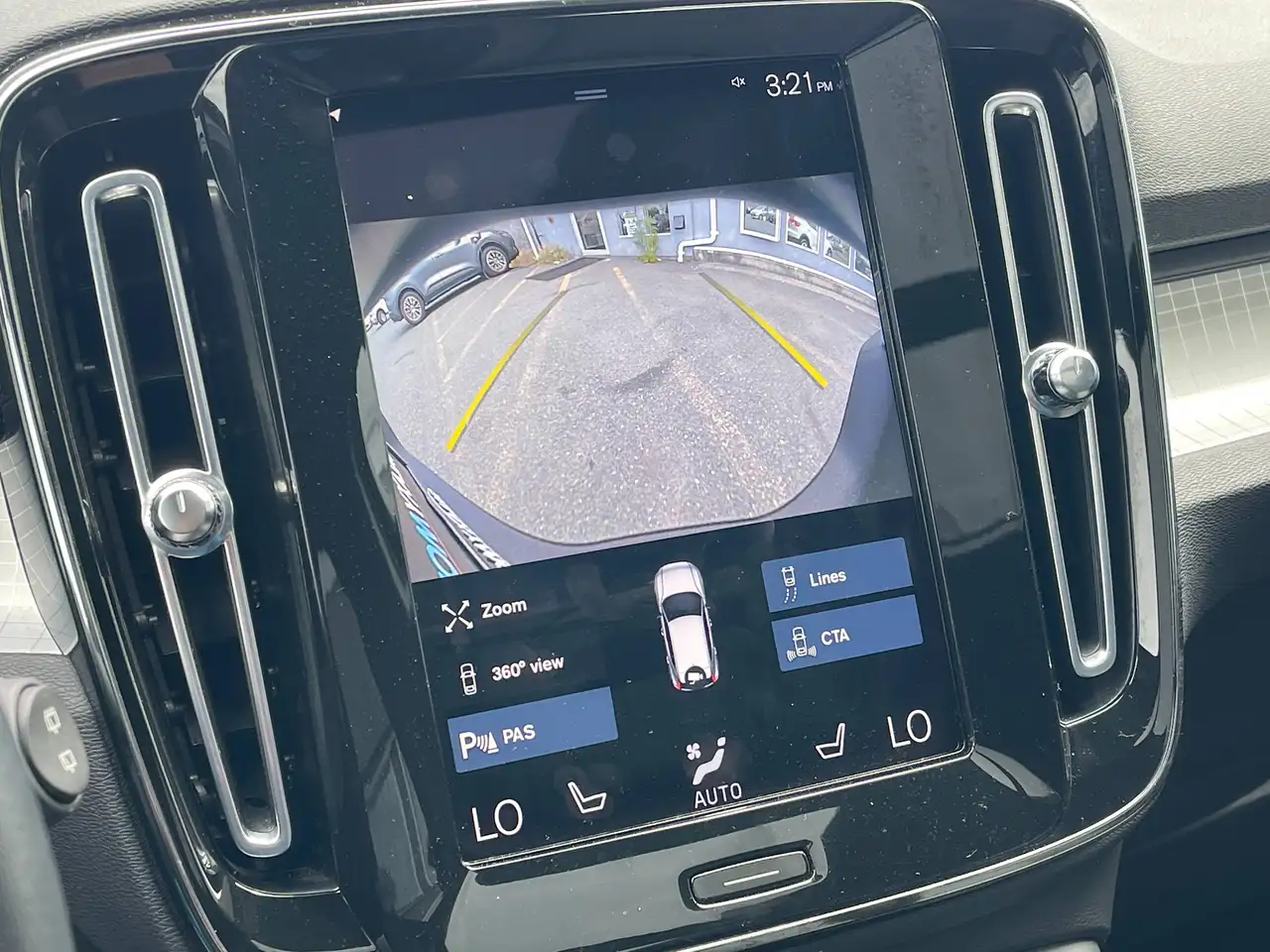 Volvo XC40 снимка Volvo XC40