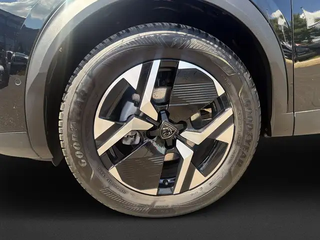 Peugeot 2008 view 10