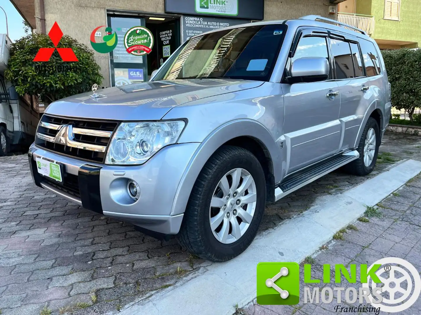 Mitsubishi Pajero 3.2 DI-D 16V aut. 5p. Instyle DPF Gris - 1
