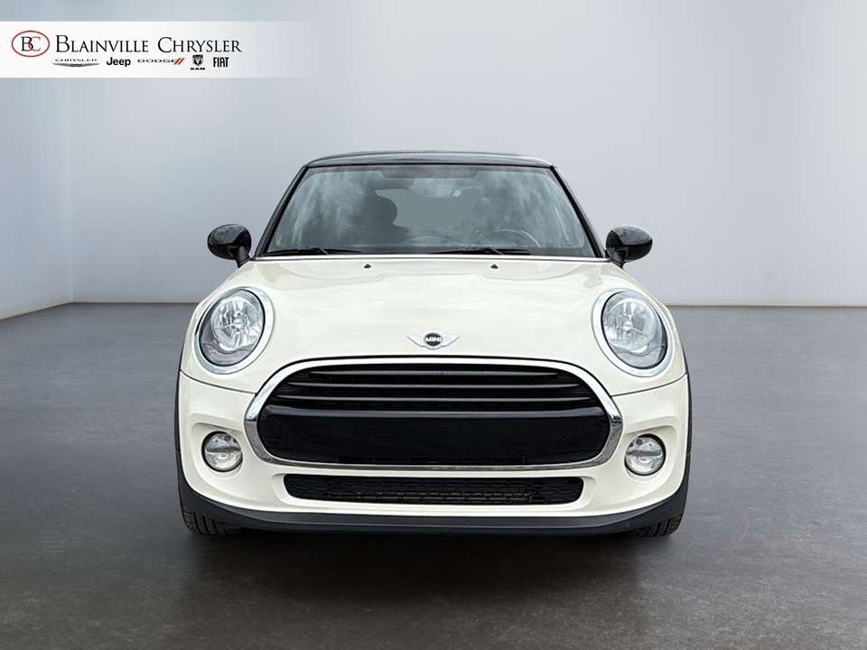 2018 MINI 3 Door CAM RECUL NAV BLUETOOTH SIEGES CHAUFF TOIT PANO — снимка 1