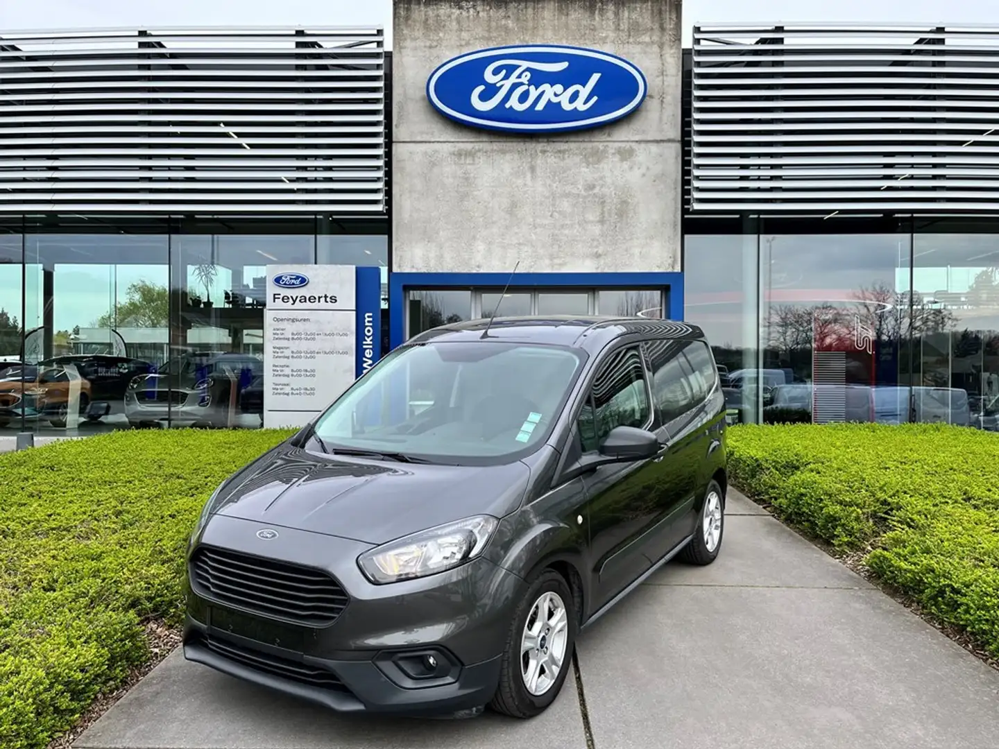 Ford Transit Courier TREND 1.0 ECOBOOST 100PK - €11.157,02 EXCL BTW Grijs - 1