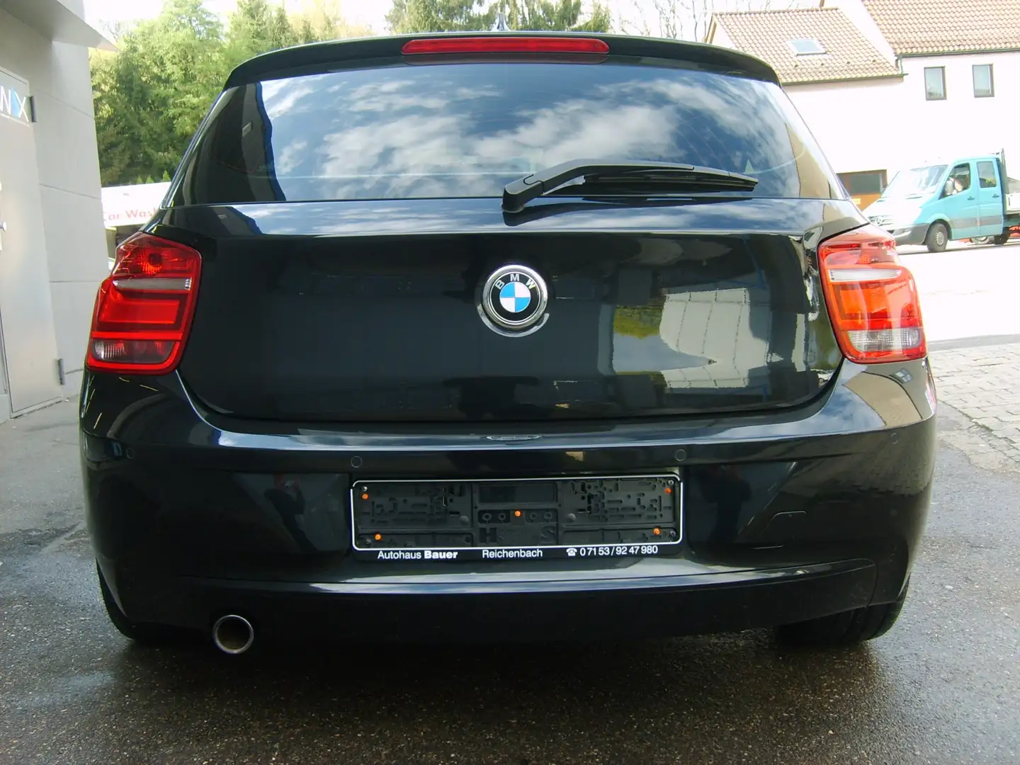 BMW 120 120d Aut. Sport Line Schwarz - 2