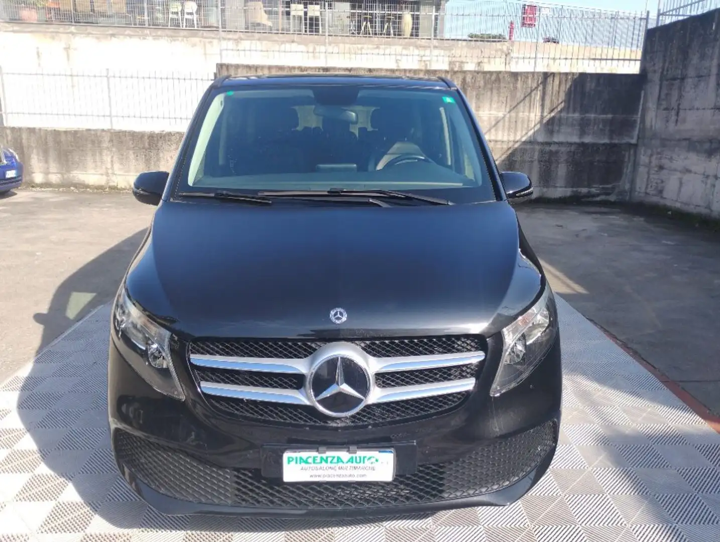 Mercedes-Benz V 220 d EXTRALONG.4 MATIC.8 POSTI.PREZZO REALE Nero - 2
