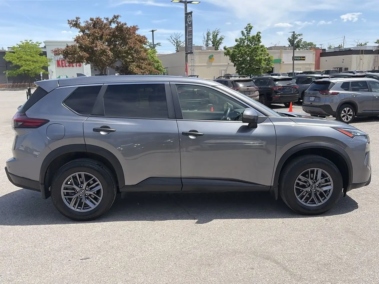 Nissan Rogue снимка Nissan Rogue