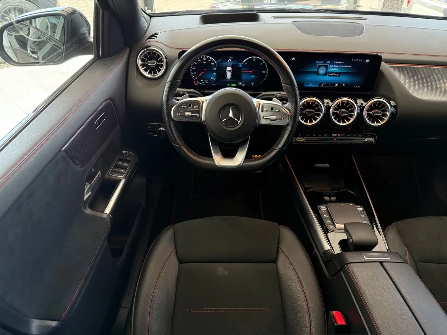 Mercedes-Benz EQA 250 AMG NIGHT Pano. ACC. Klimaauto. 360° Schwarz - 2