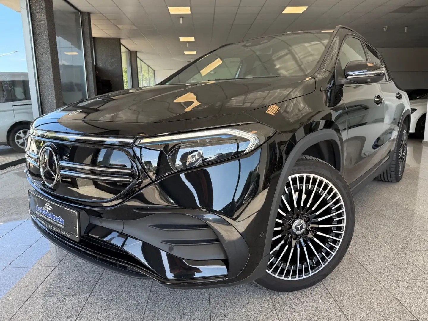 Mercedes-Benz EQA 250 AMG NIGHT Pano. ACC. Klimaauto. 360° Schwarz - 1
