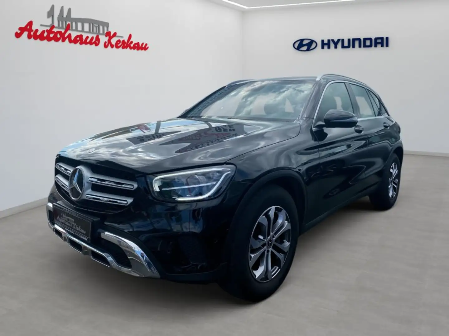 Mercedes-Benz GLC 220 d 4Matic 9G-TRONIC+Business Paket+LED+Carplay+ Black - 1