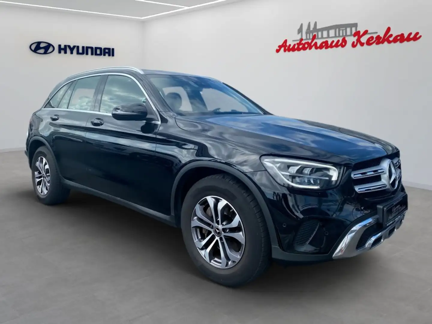 Mercedes-Benz GLC 220 d 4Matic 9G-TRONIC+Business Paket+LED+Carplay+ Black - 2