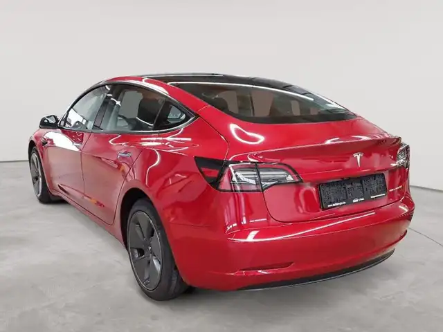 Tesla Model 3 view 5