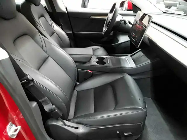 Tesla Model 3 view 8
