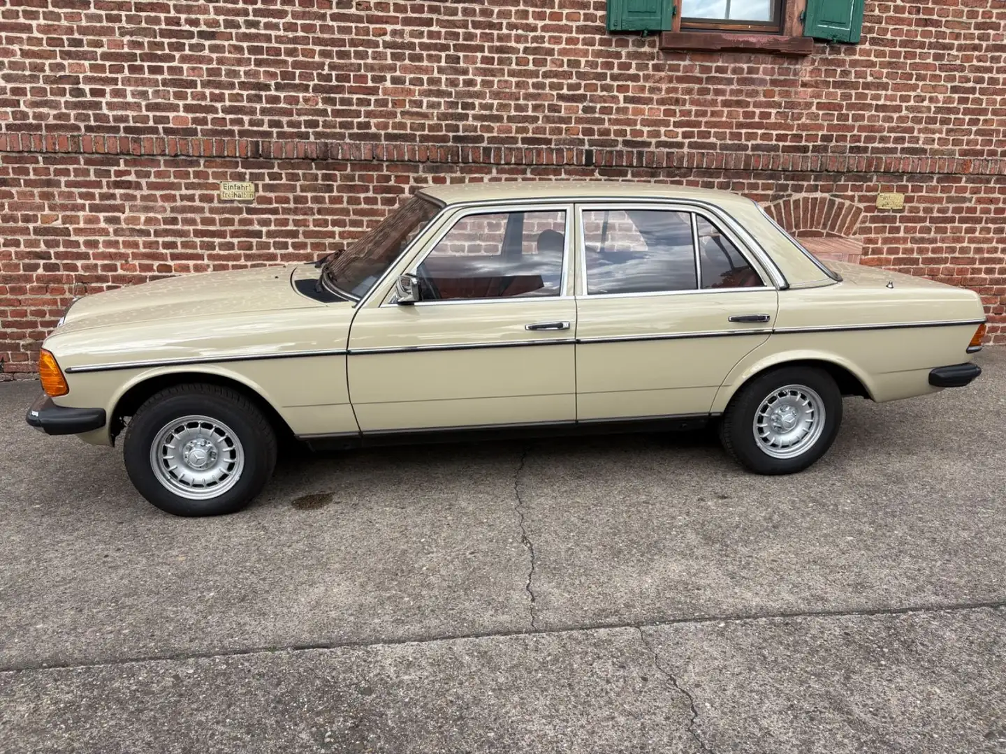 Mercedes-Benz 240 Diesel im Originalzustand aus I.Hand Grün - 2
