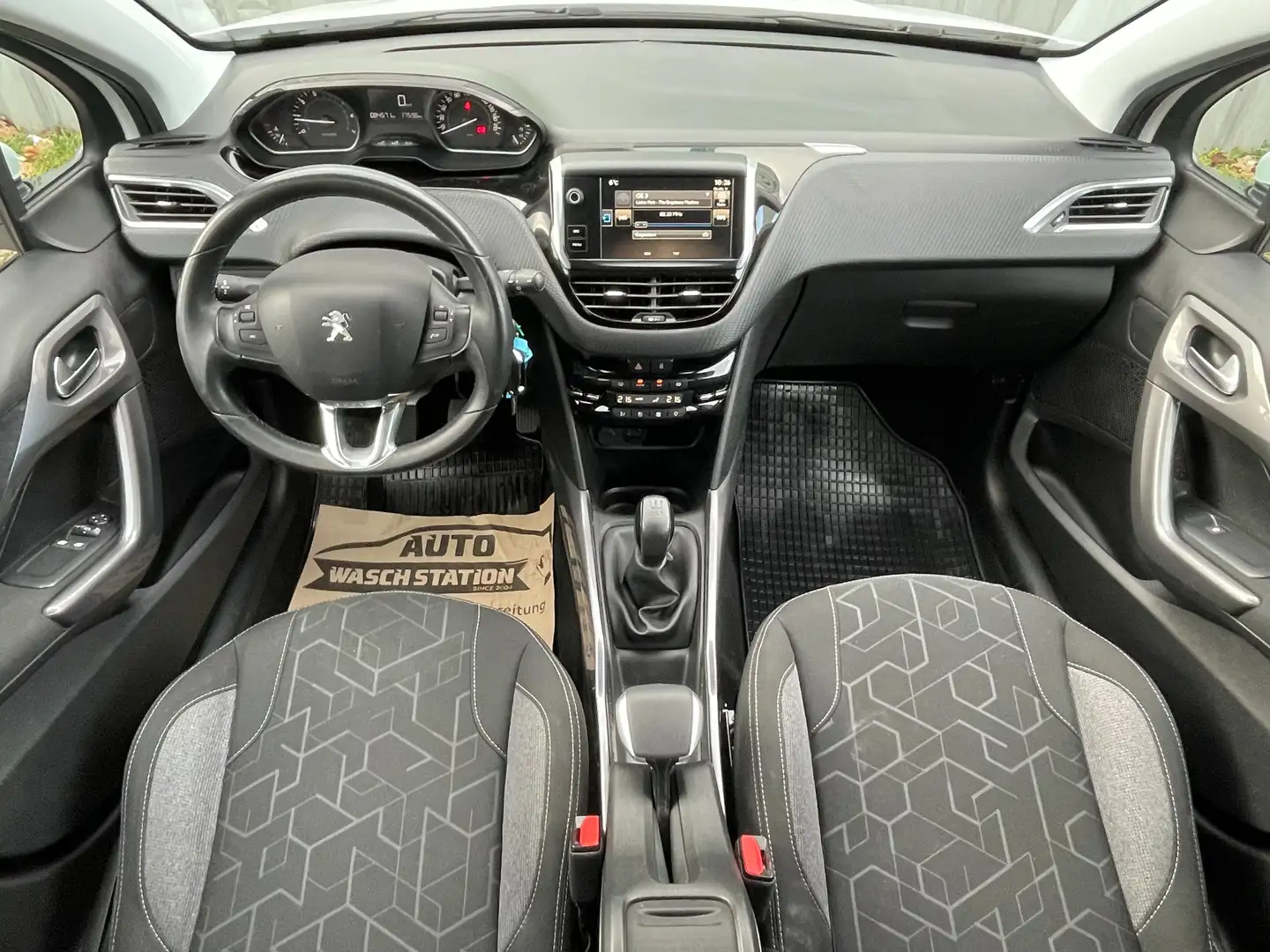 Peugeot 2008 1.2 VTi Active * 1.Besitz * Servicegepflegt * Weiß - 2