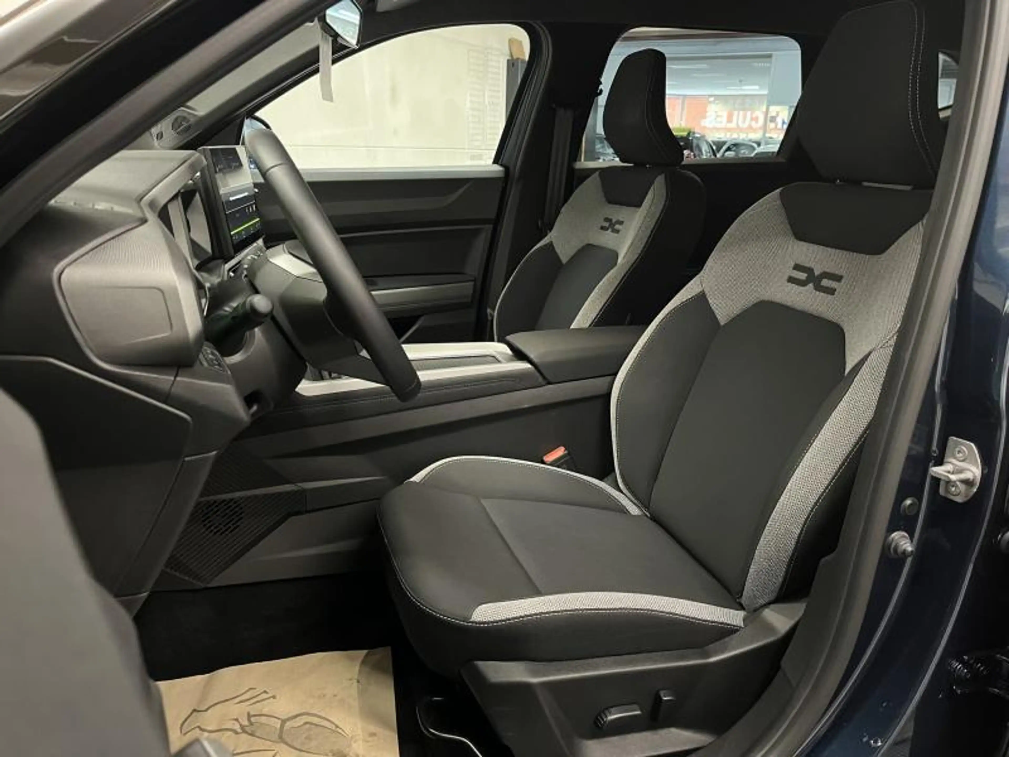 Dacia Bigster 1.8hybrid 155cv JOURNEY 2026 Navi/Carplay/Cam — photo 8