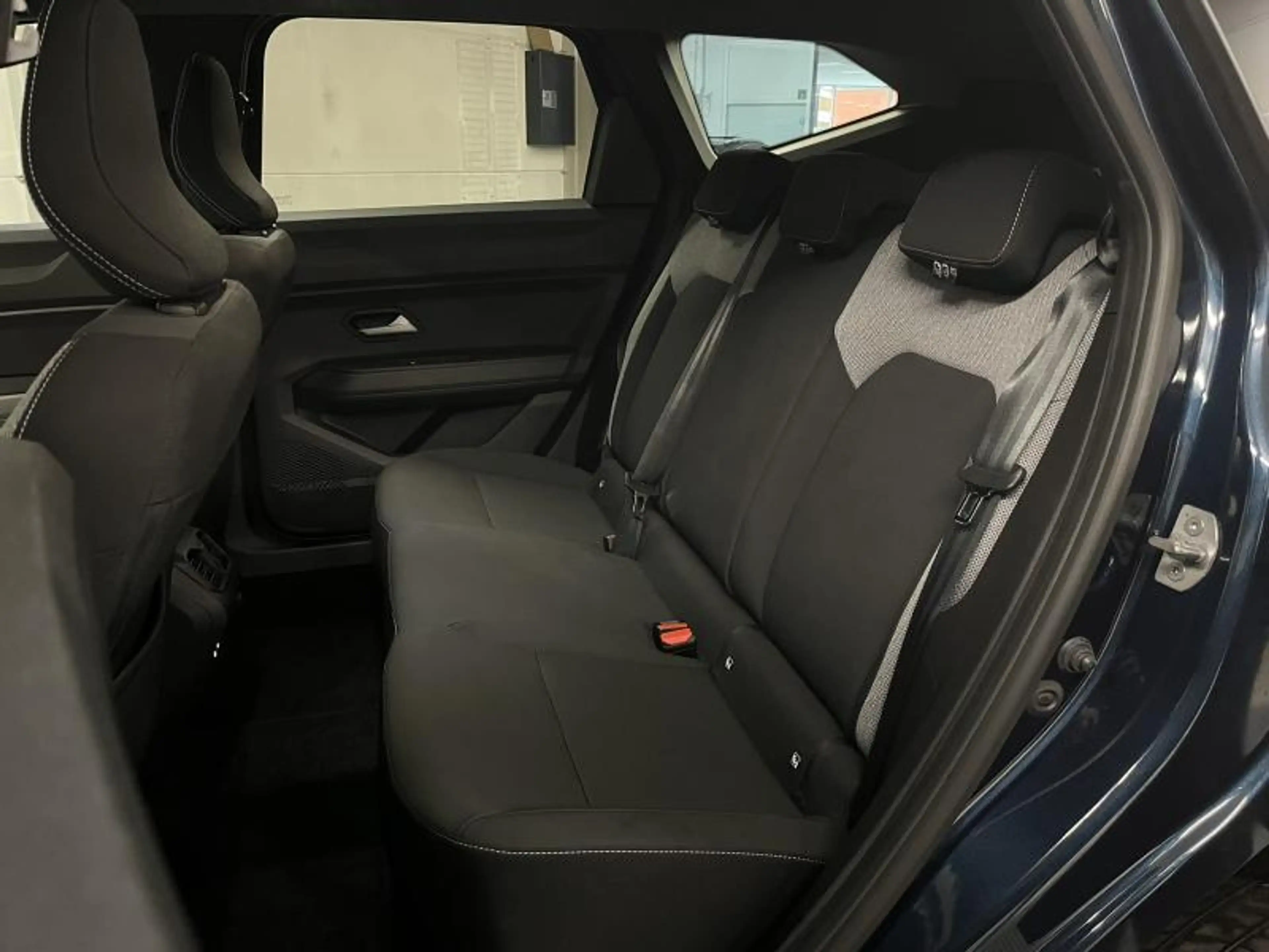 Dacia Bigster 1.8hybrid 155cv JOURNEY 2026 Navi/Carplay/Cam — photo 9