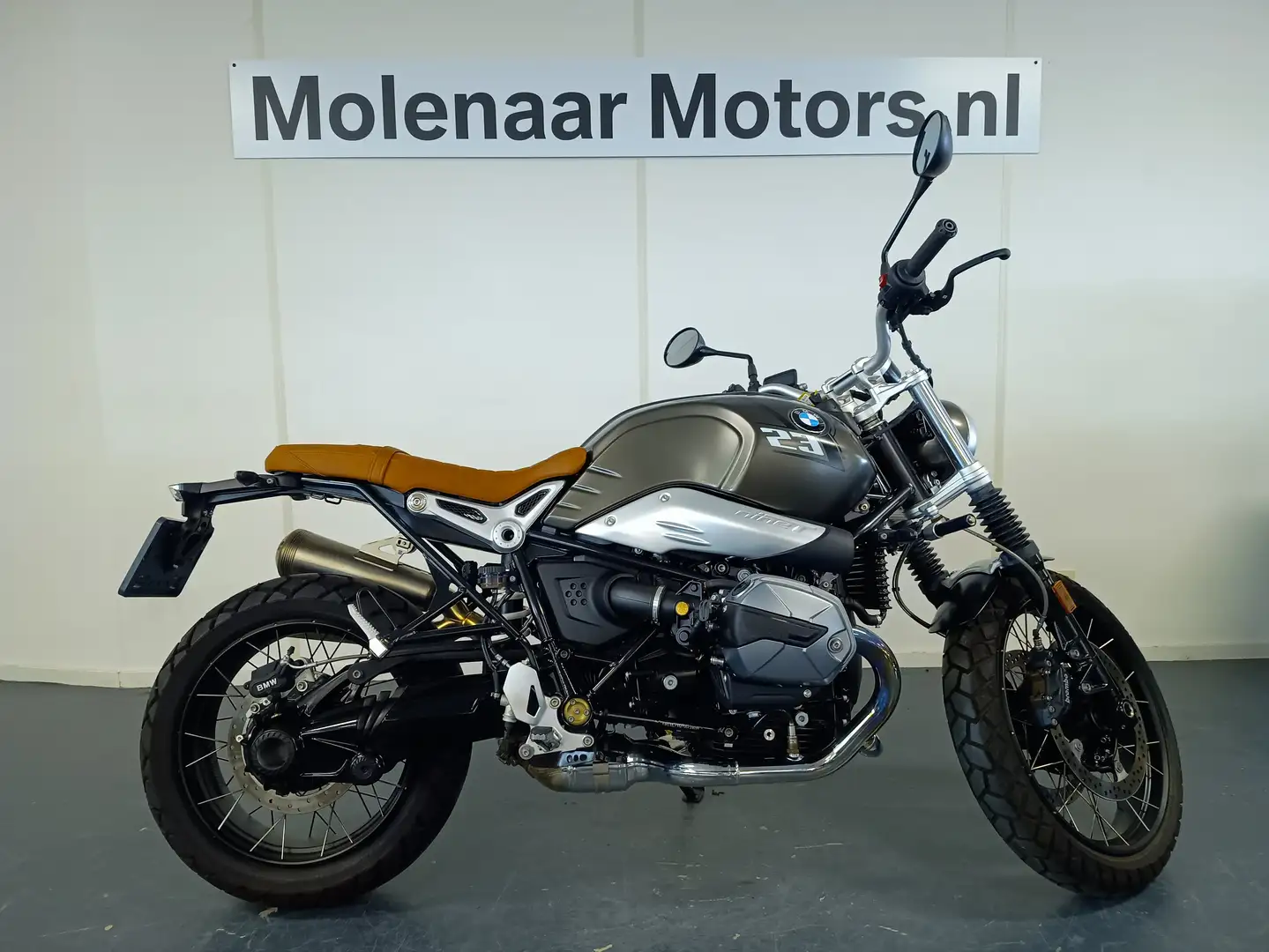 BMW R nineT Scrambler Zwart - 1