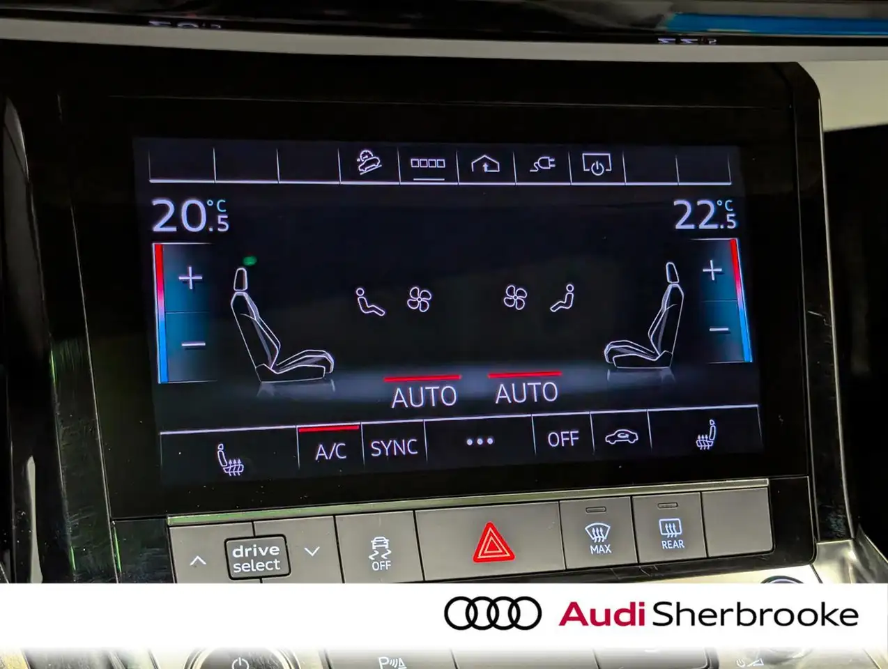 Audi Q8 e-tron снимка Audi Q8 e-tron