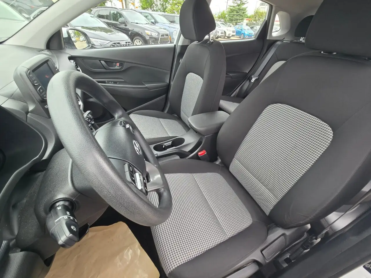 Hyundai KONA снимка Hyundai KONA