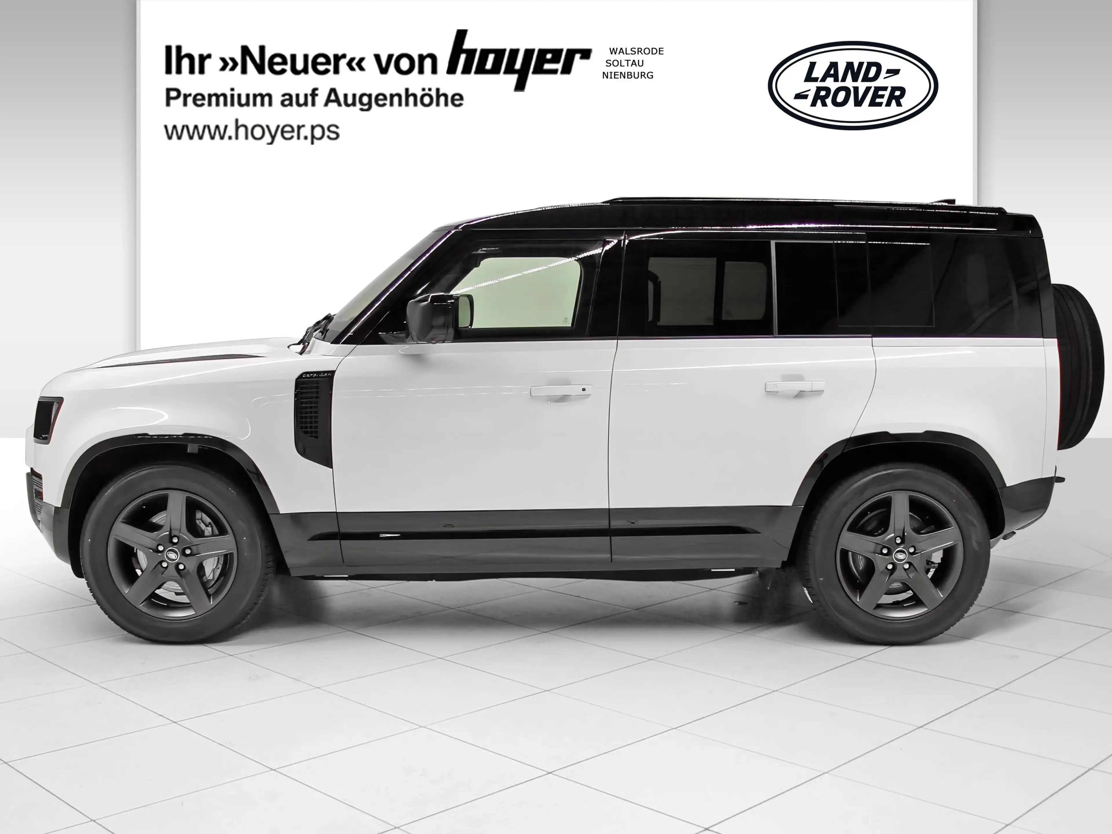 Land Rover Defender 110 D300 X-Dynamic SE AHK Pano HUD DAB — photo 4