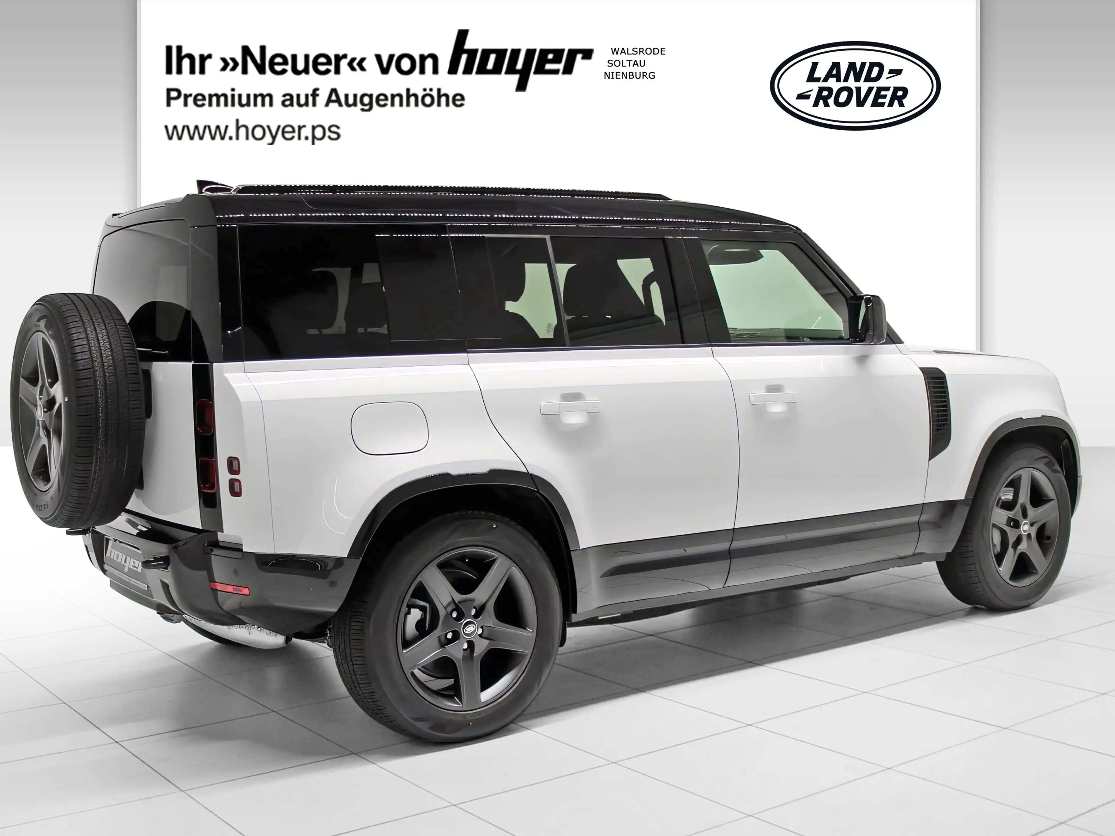 Land Rover Defender 110 D300 X-Dynamic SE AHK Pano HUD DAB — photo 3