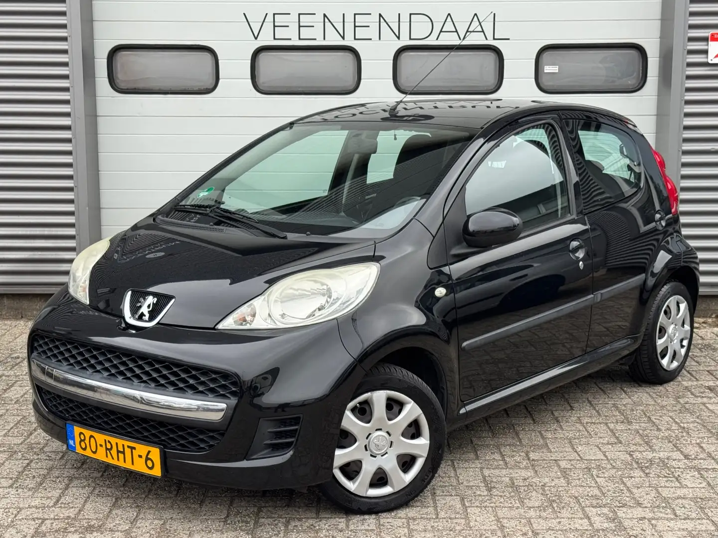 Peugeot 107 1.0-12V XS 5-Deurs NWE APK AIRCO/EL.RAMEN/TOERENTE Zwart - 2