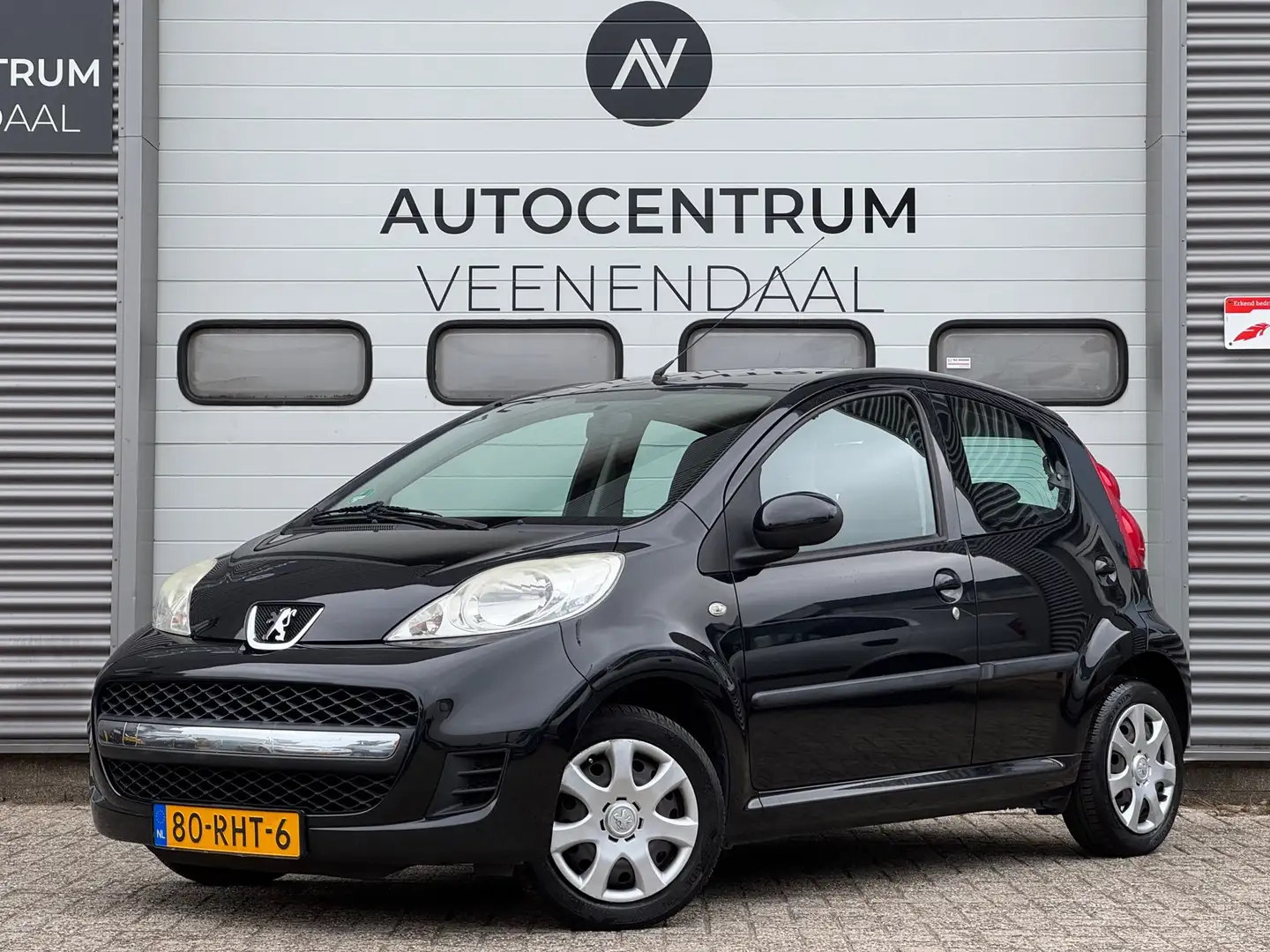 Peugeot 107 1.0-12V XS 5-Deurs NWE APK AIRCO/EL.RAMEN/TOERENTE Zwart - 1