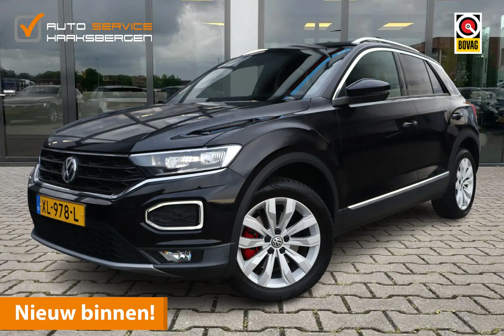Volkswagen T-Roc 1.5 TSI Sport | ACC | Camera | Trekhaak | Schwarz - 1