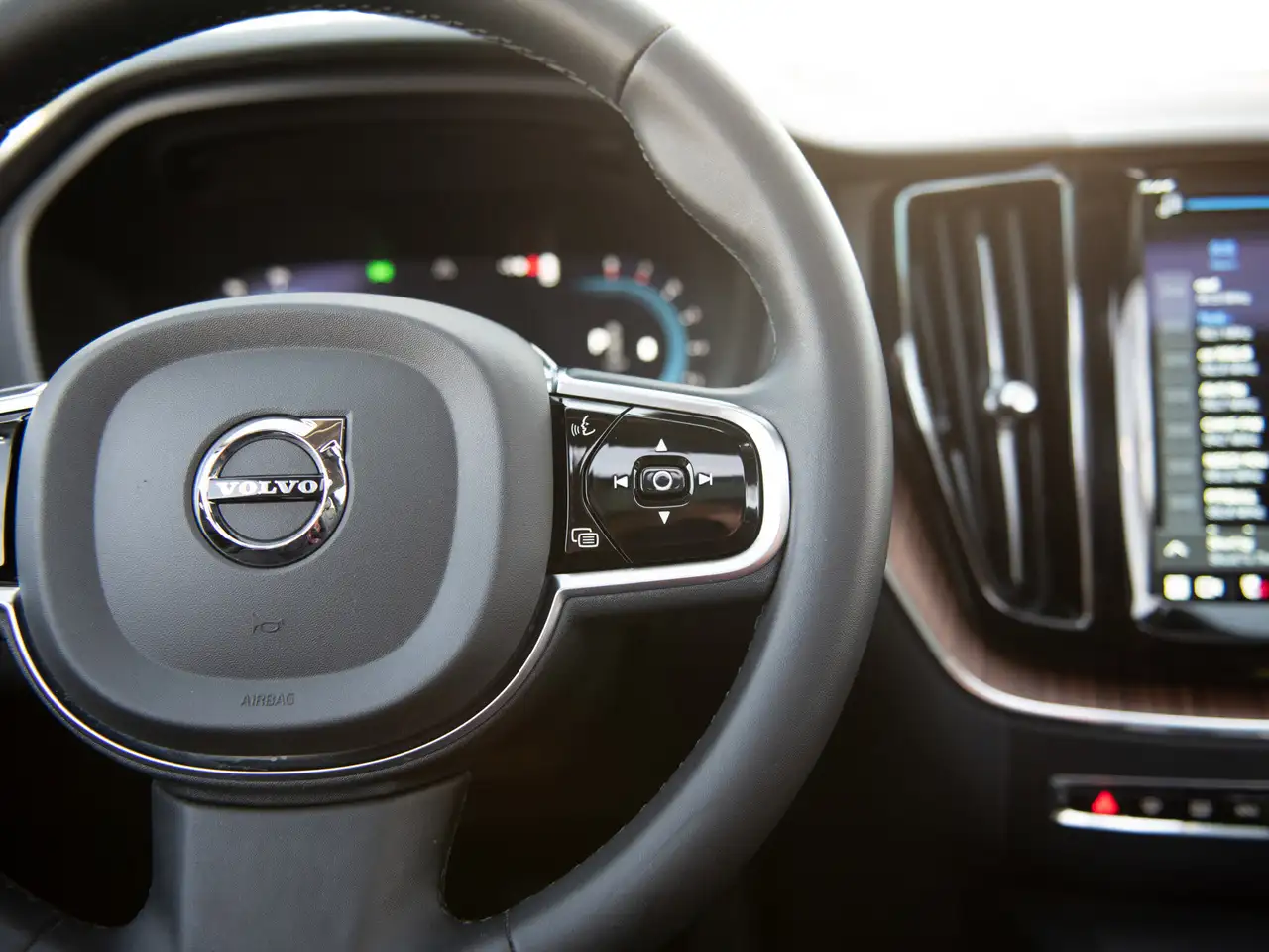 Volvo XC60 снимка Volvo XC60