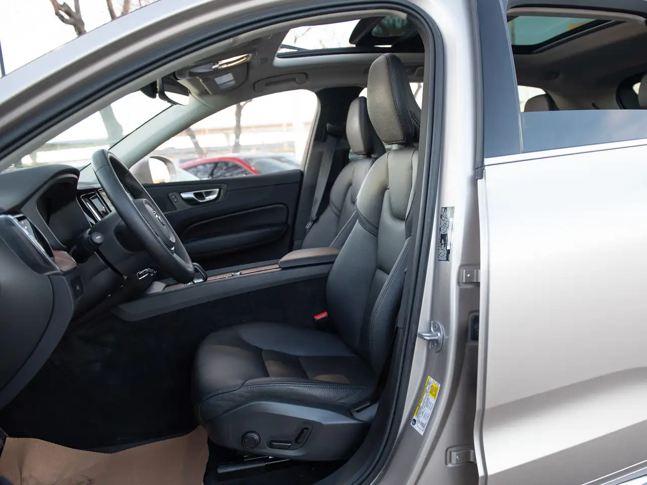 Volvo XC60 снимка Volvo XC60