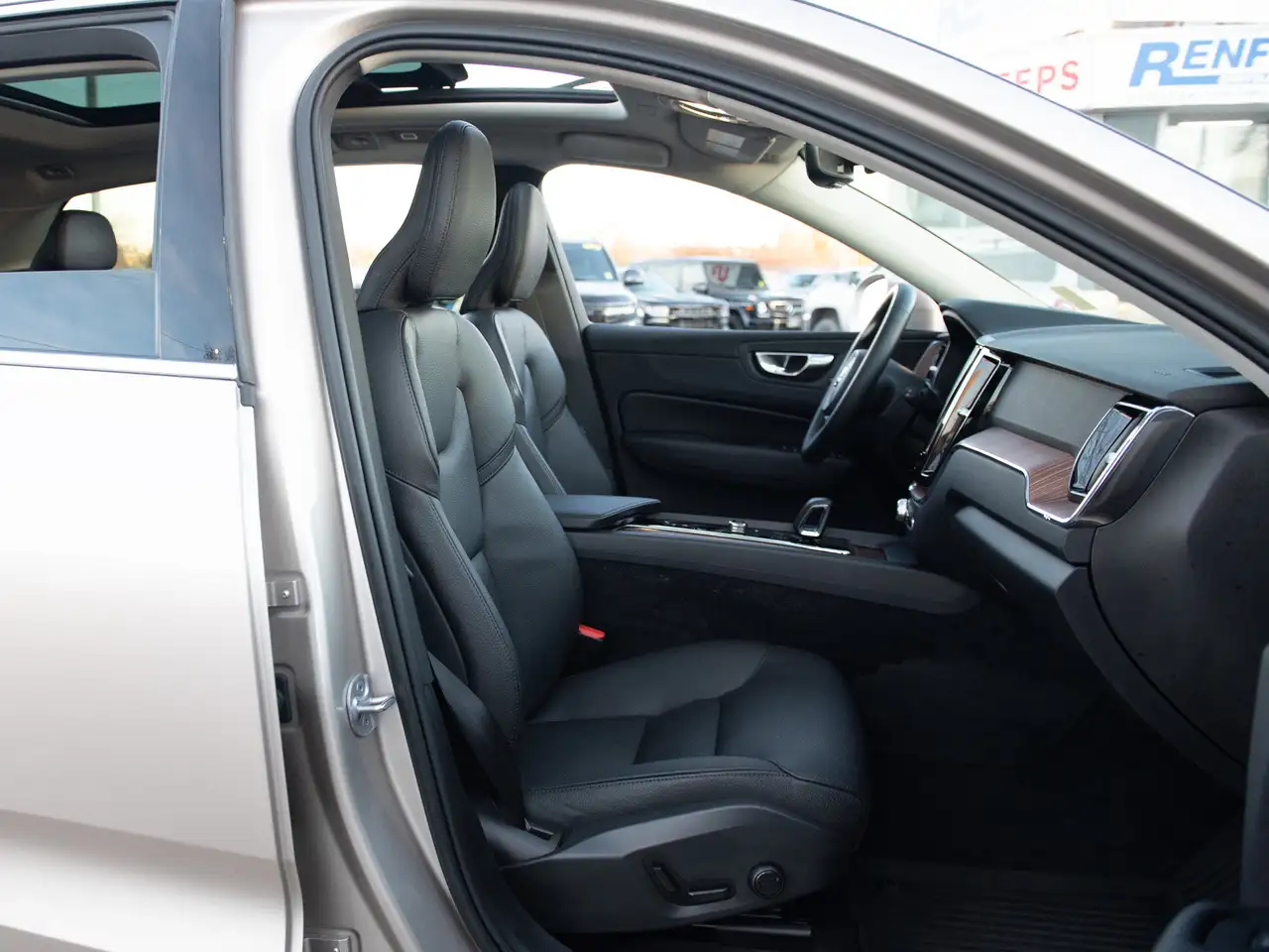 Volvo XC60 снимка Volvo XC60