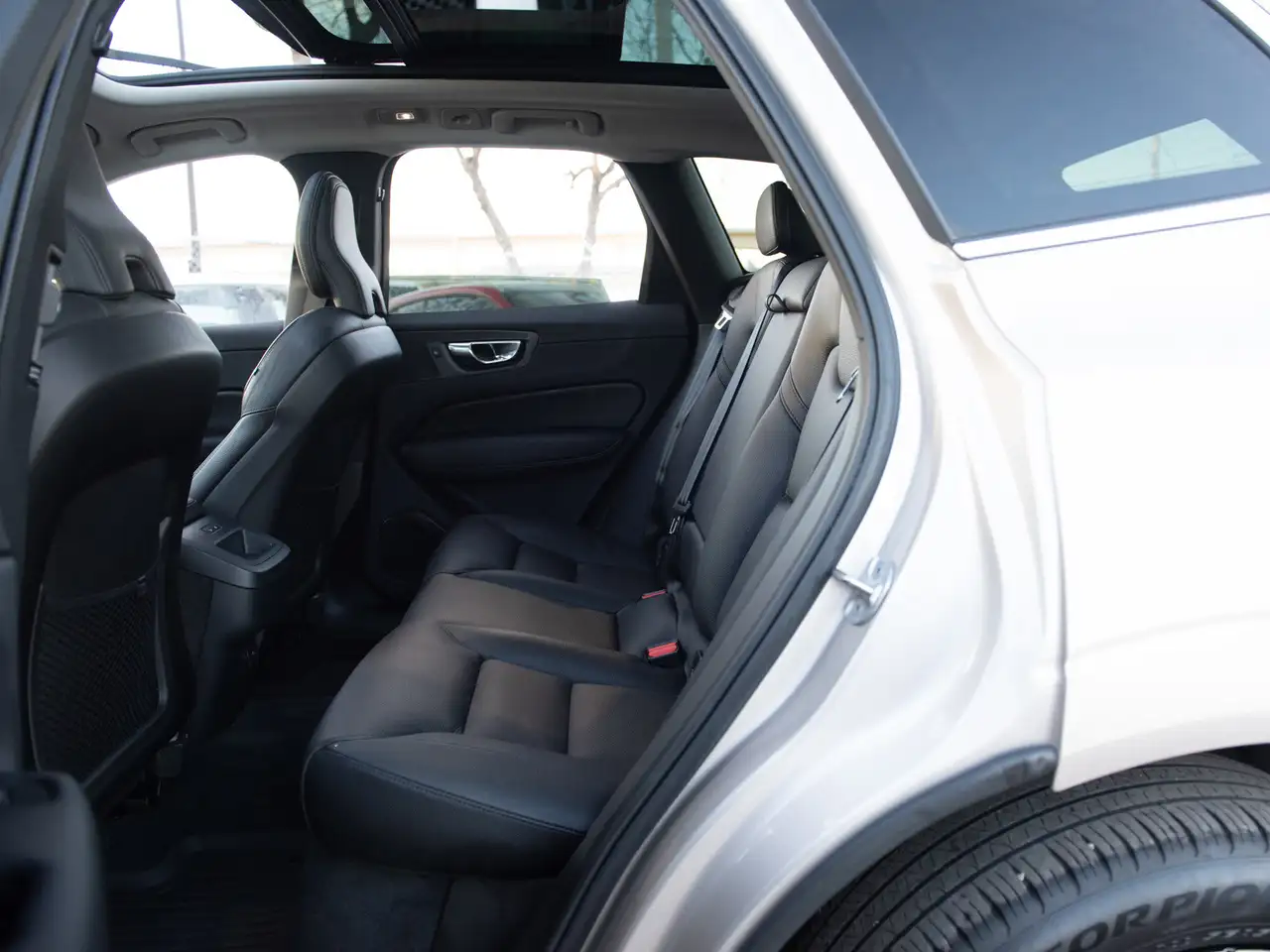 Volvo XC60 снимка Volvo XC60