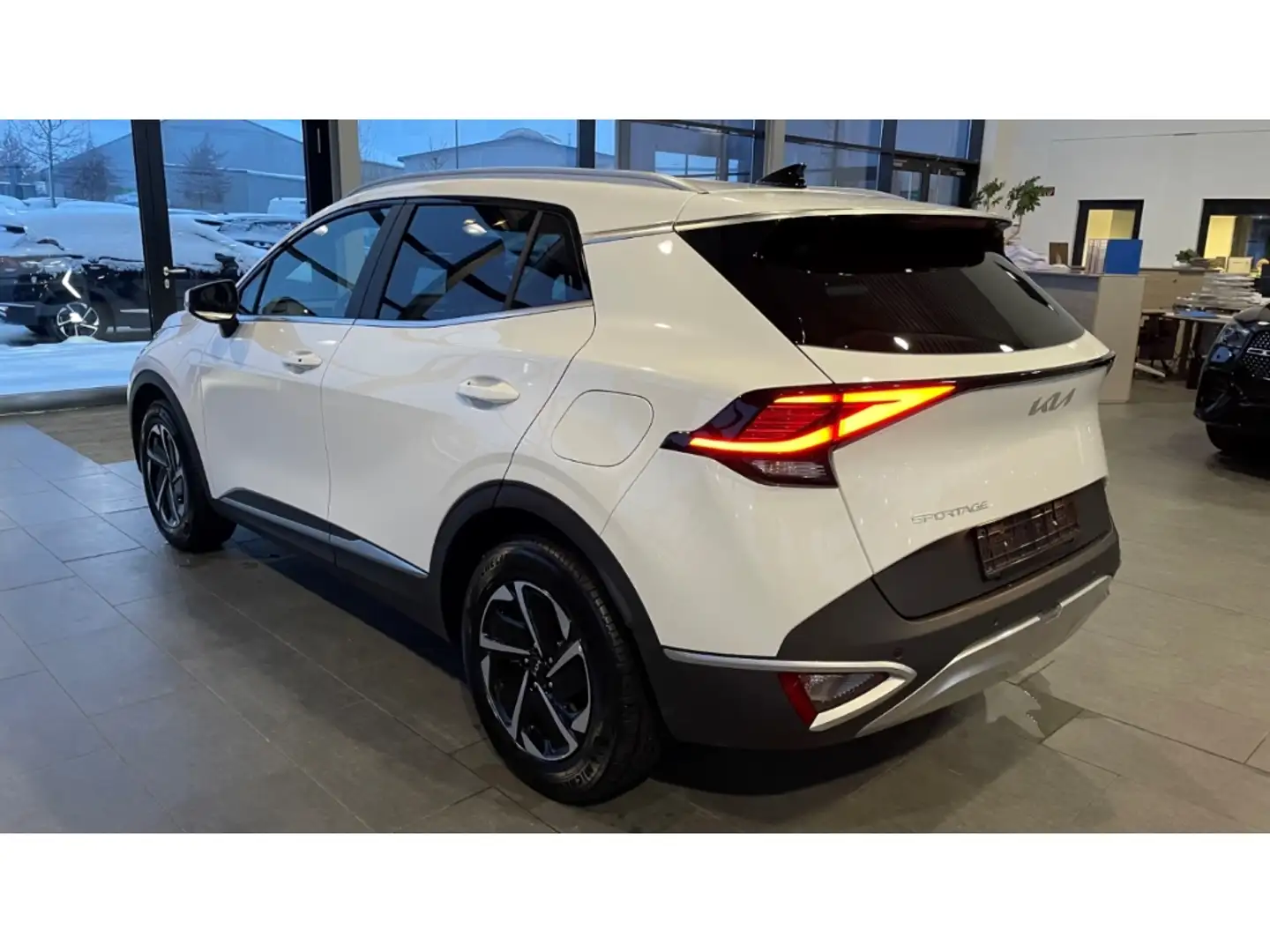 Kia Sportage Vision 1.6 AHK Navi Kamera ACC LED CarPlay Digital Weiß - 2