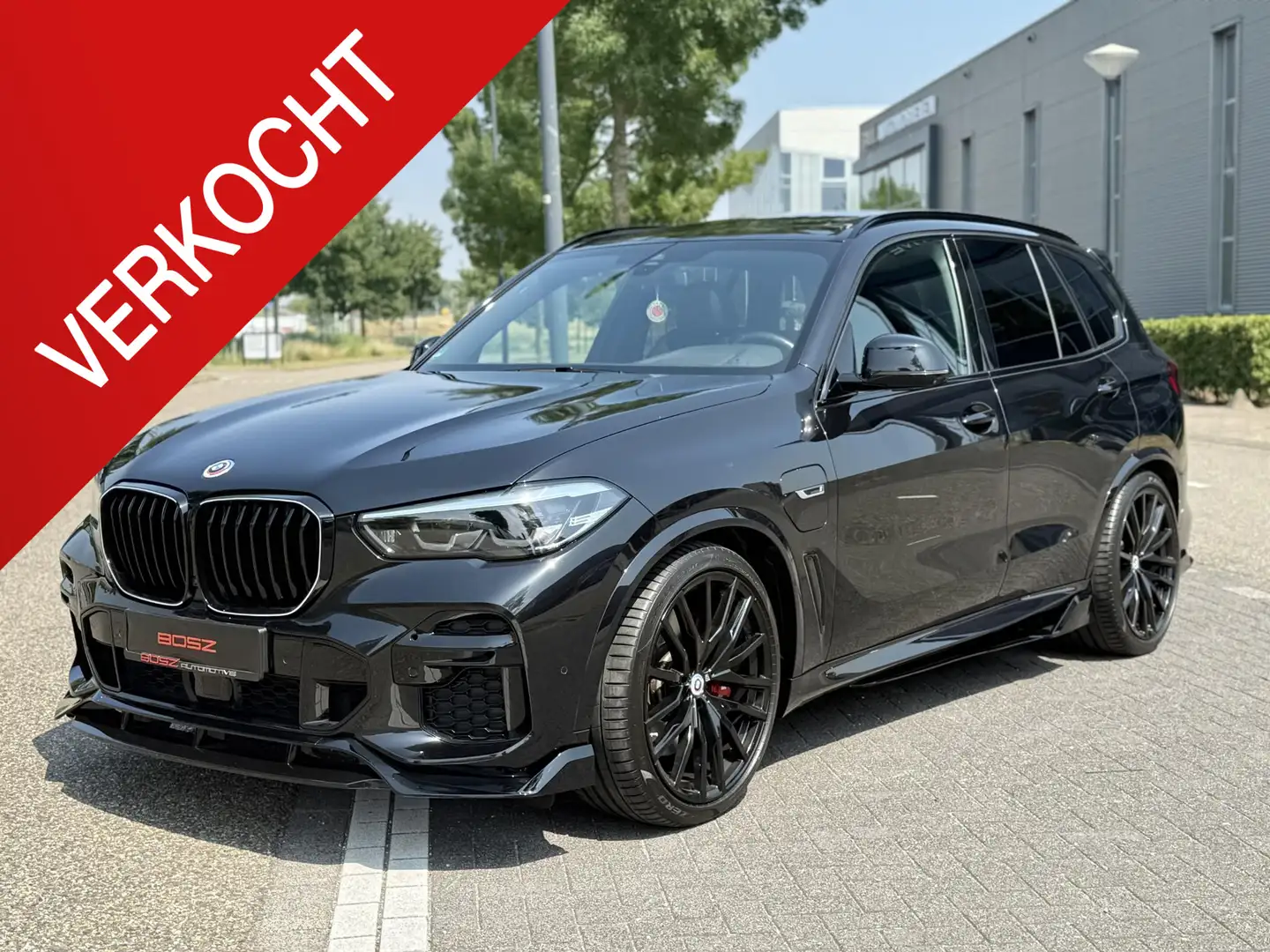 BMW X5 45e xDrive M-Sport HUD CRYSTAL SKY PANO AERO Zwart - 1