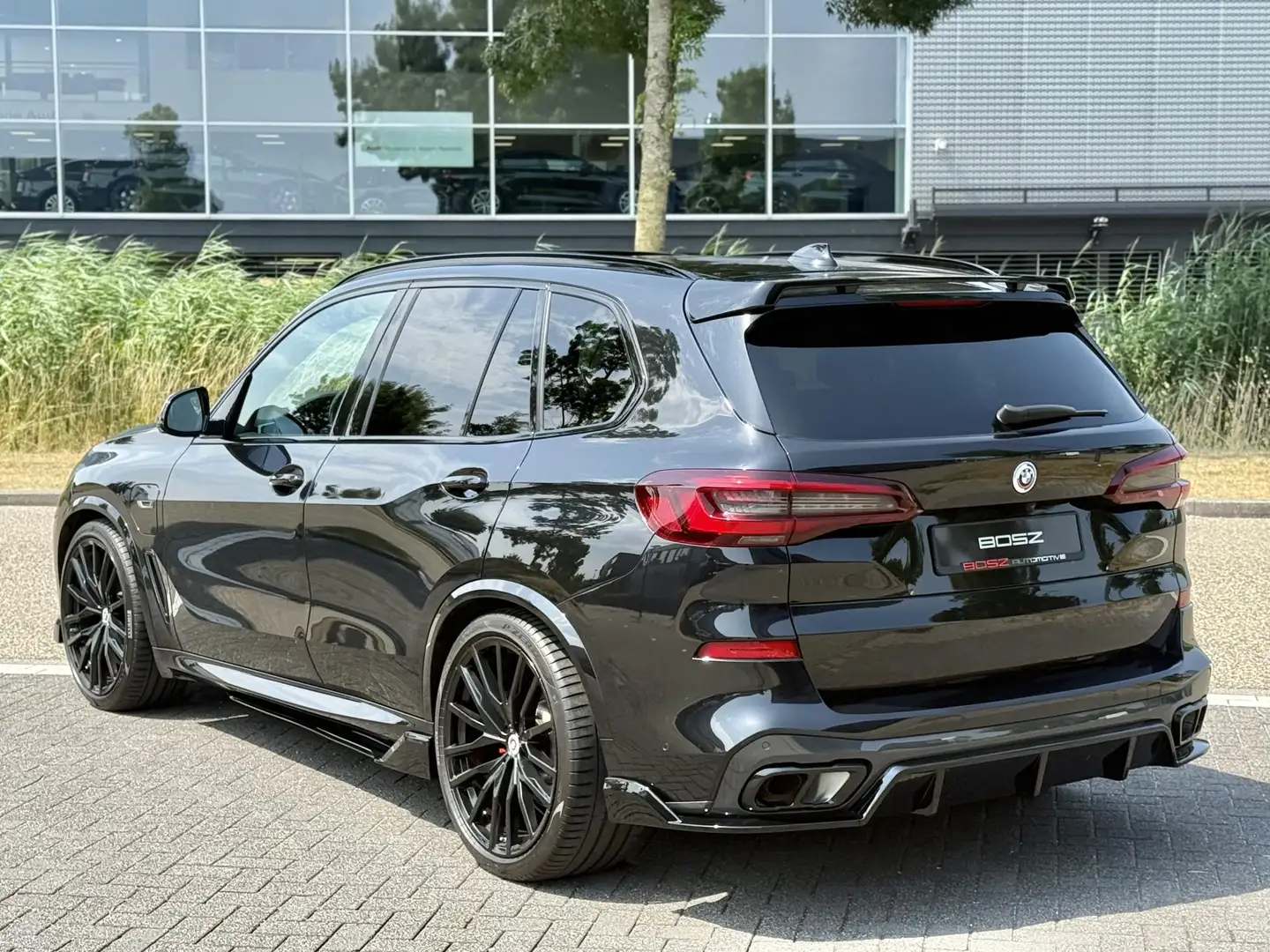 BMW X5 45e xDrive M-Sport HUD CRYSTAL SKY PANO AERO Zwart - 2