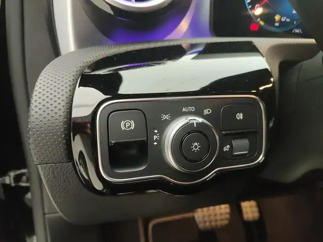 Mercedes-Benz A-Class view 9