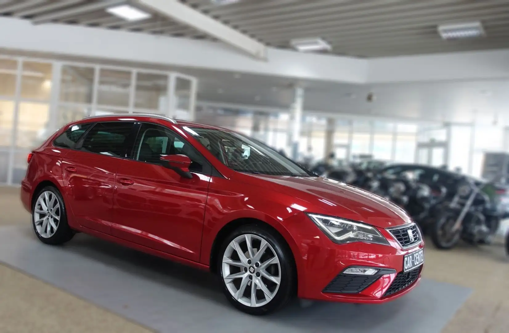 SEAT Leon ST FR DSG Performance; LED NAV PANO KAM 18" Rot - 1