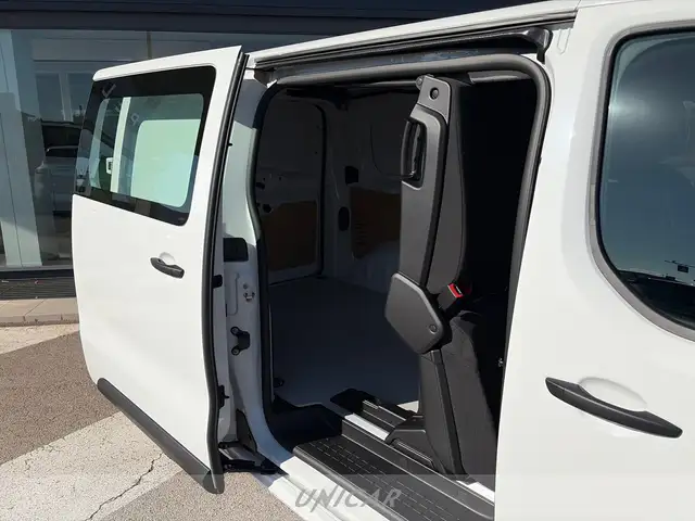 Opel Vivaro view 11