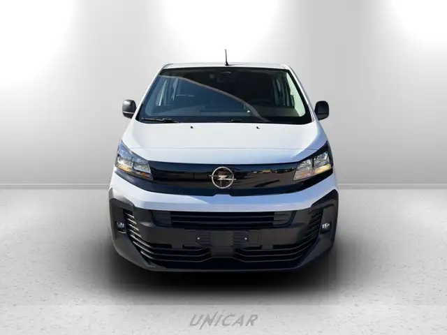 Opel Vivaro view 2