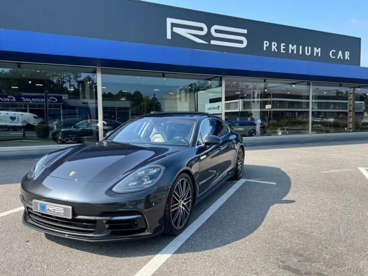 Porsche Panamera 4S Aut. Gris - 1