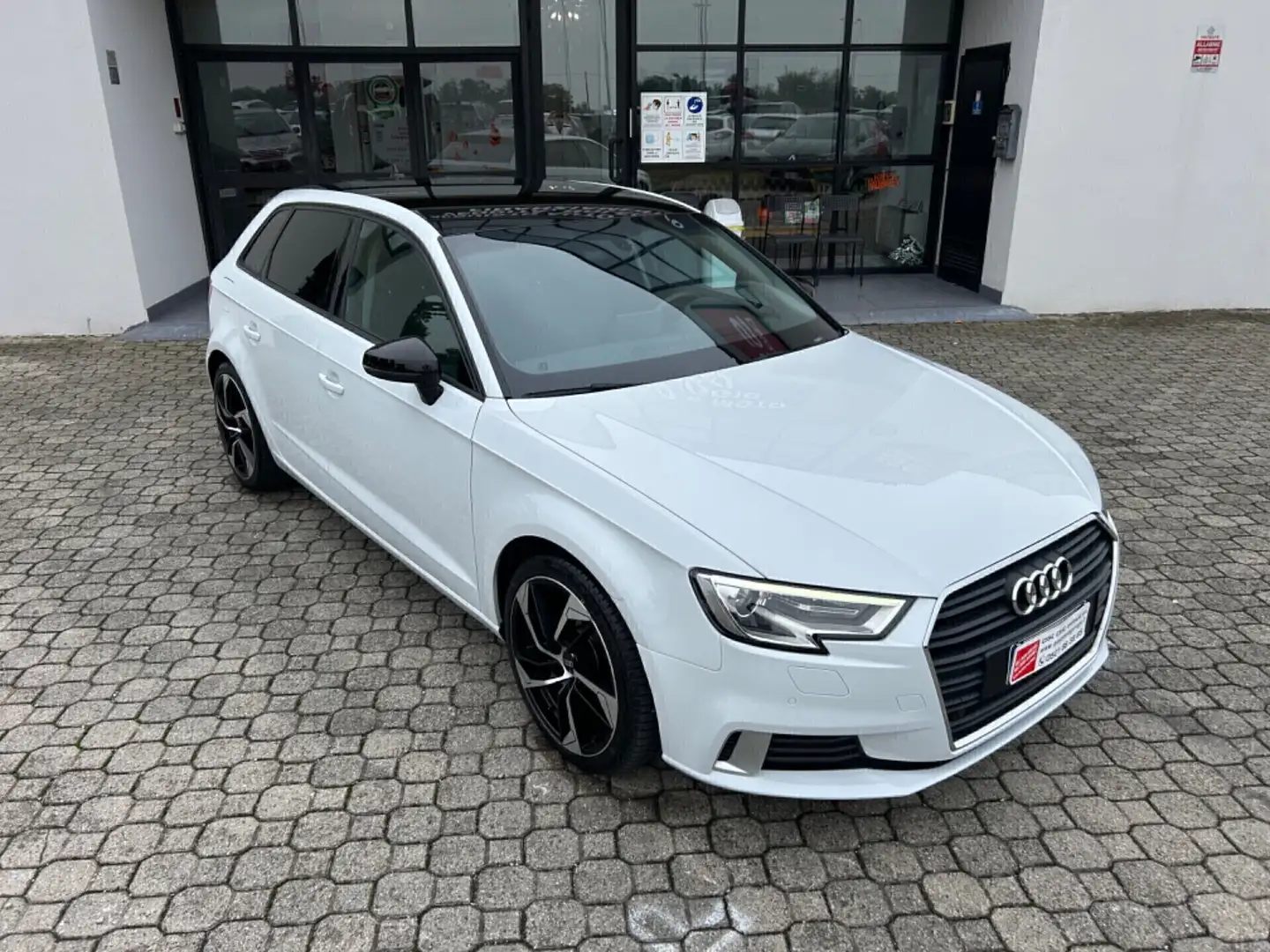 Audi A3 SPB 2.0 TDI S tronic Sport Bianco - 2