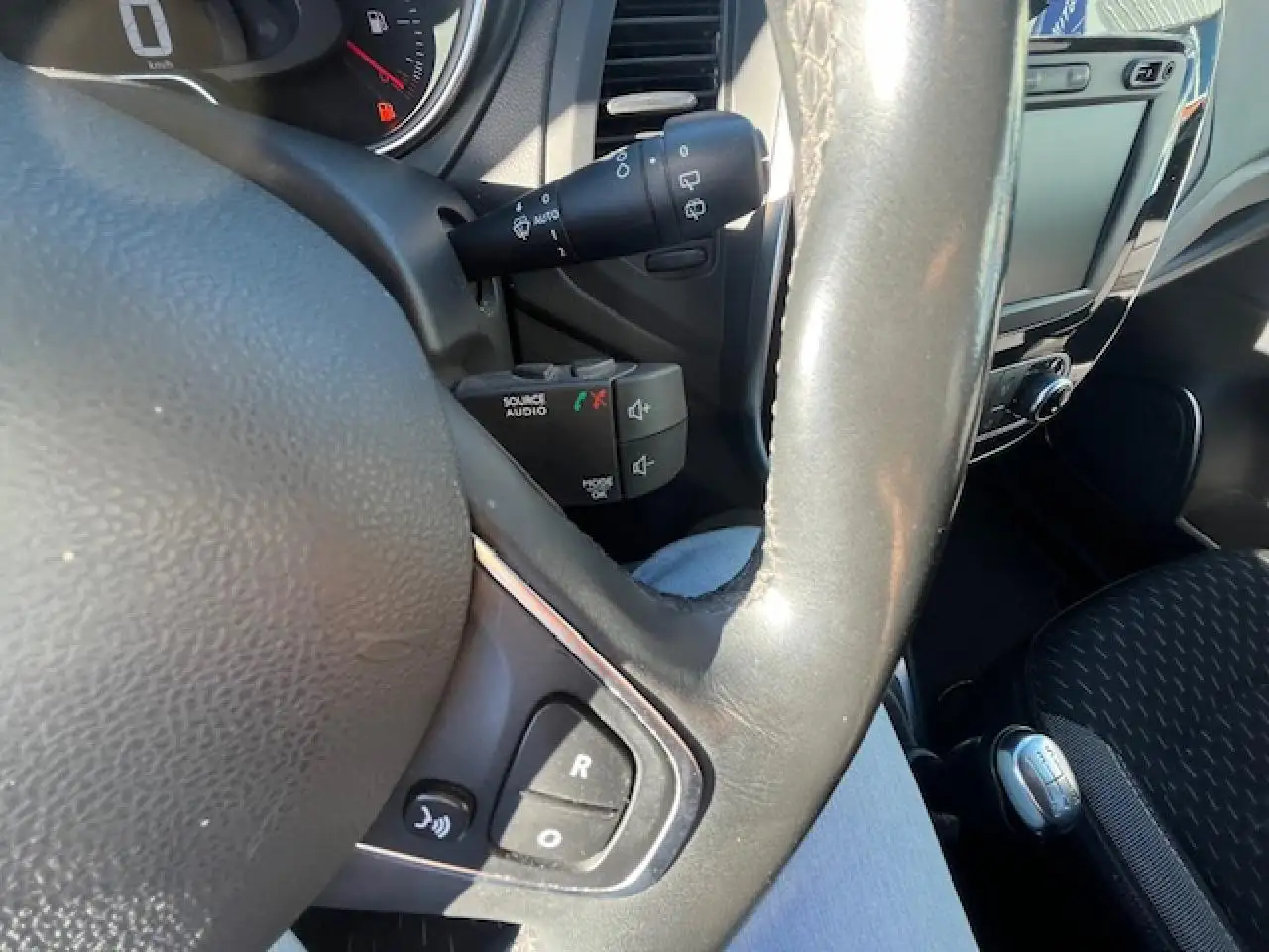 Renault Captur — photo 18