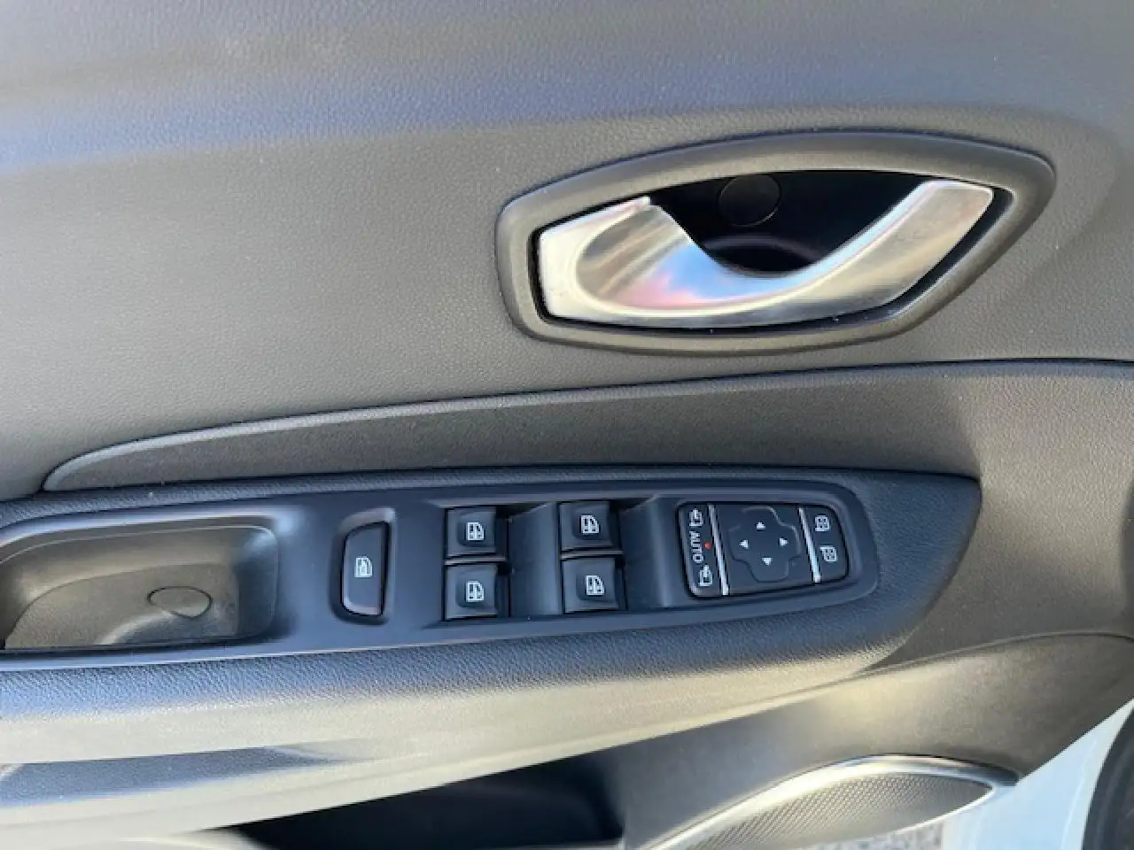 Renault Captur — photo 22