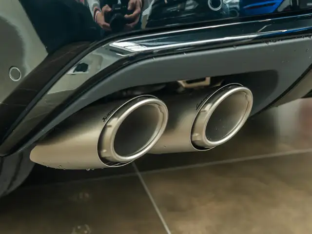 Lamborghini Urus view 12