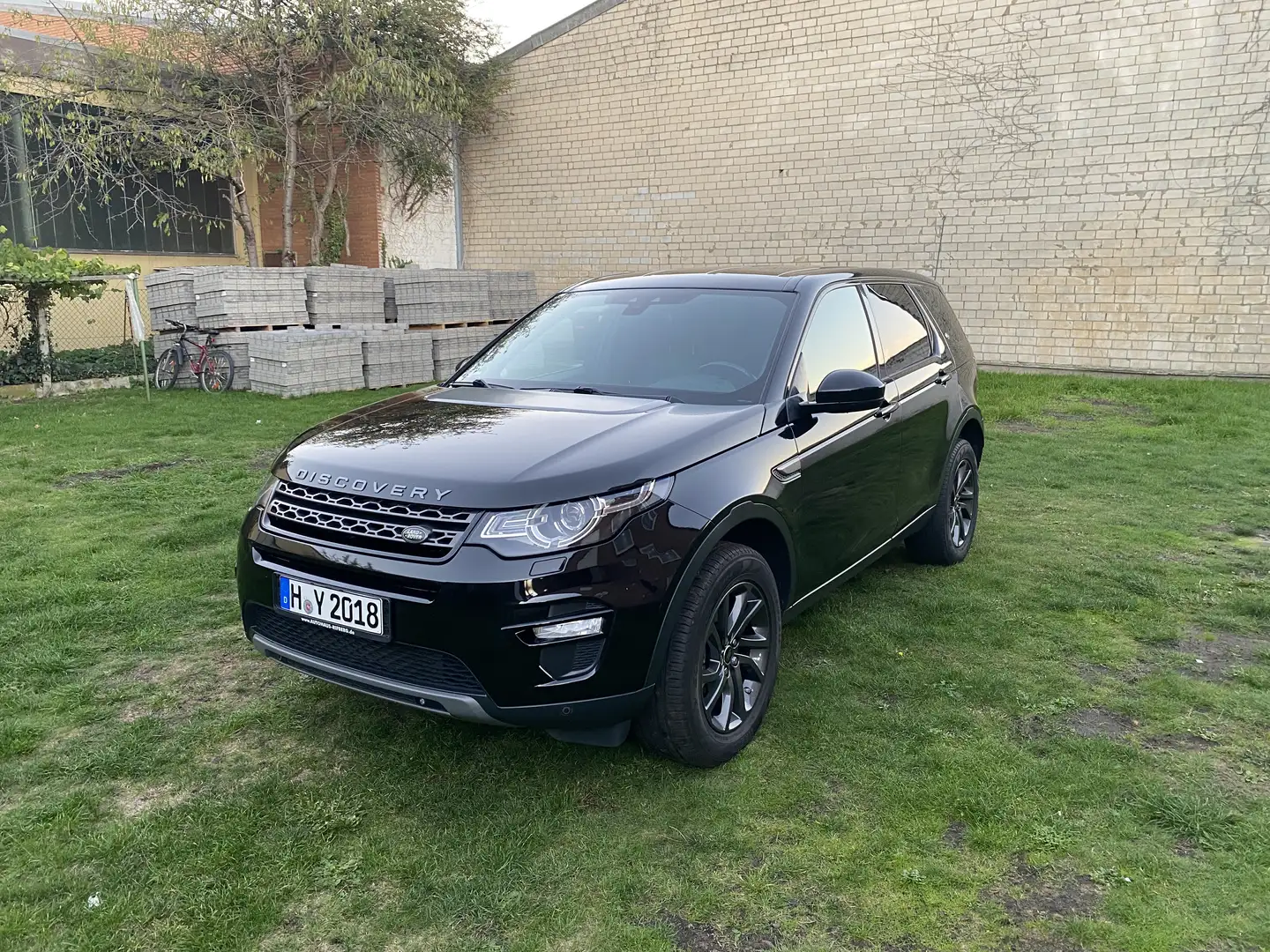 Land Rover Discovery Sport SD4 Aut. HSE Luxury Schwarz - 2