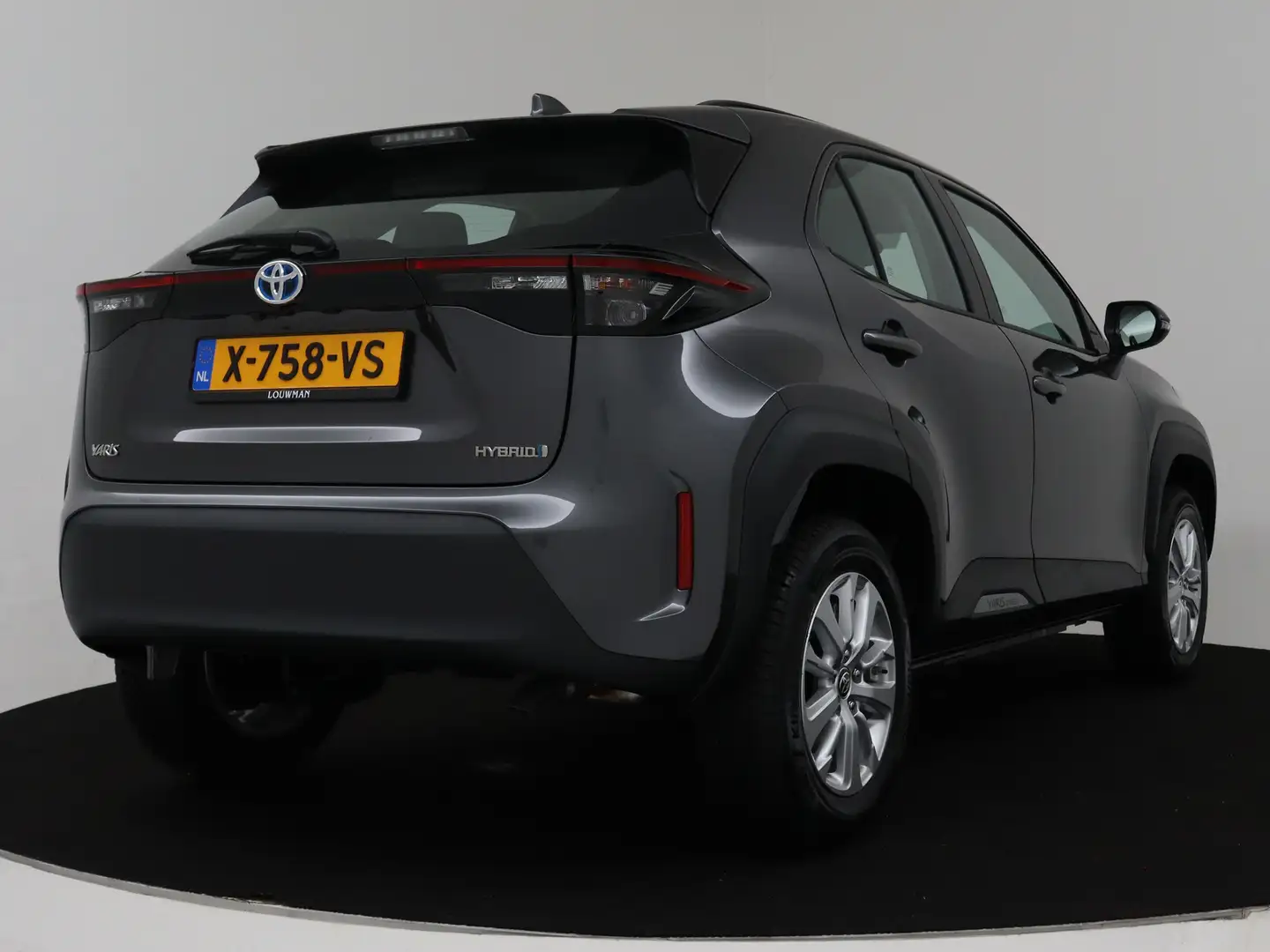Toyota Yaris Cross 1.5 Hybrid Active | Smart Connect Pack | All-Seaso Grijs - 2